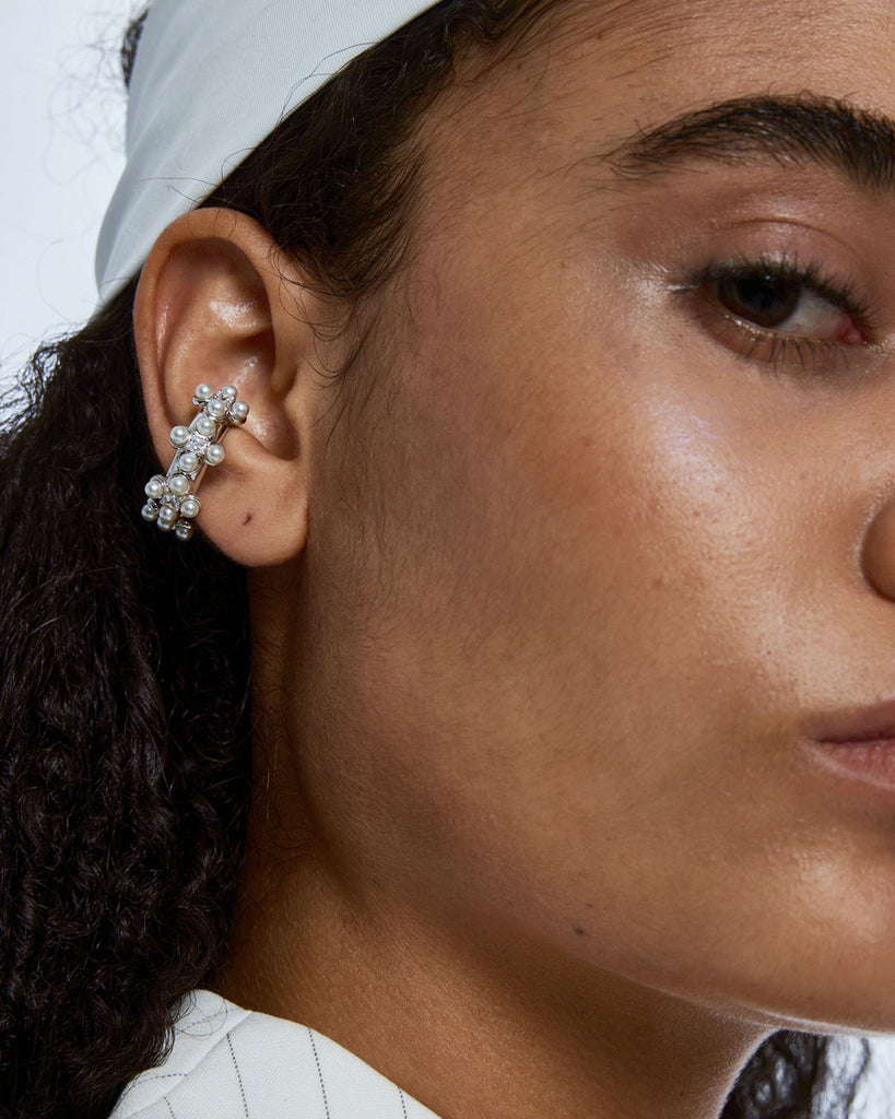 Versatile Beauty: Clip-On Earrings for the Modern Fashionista